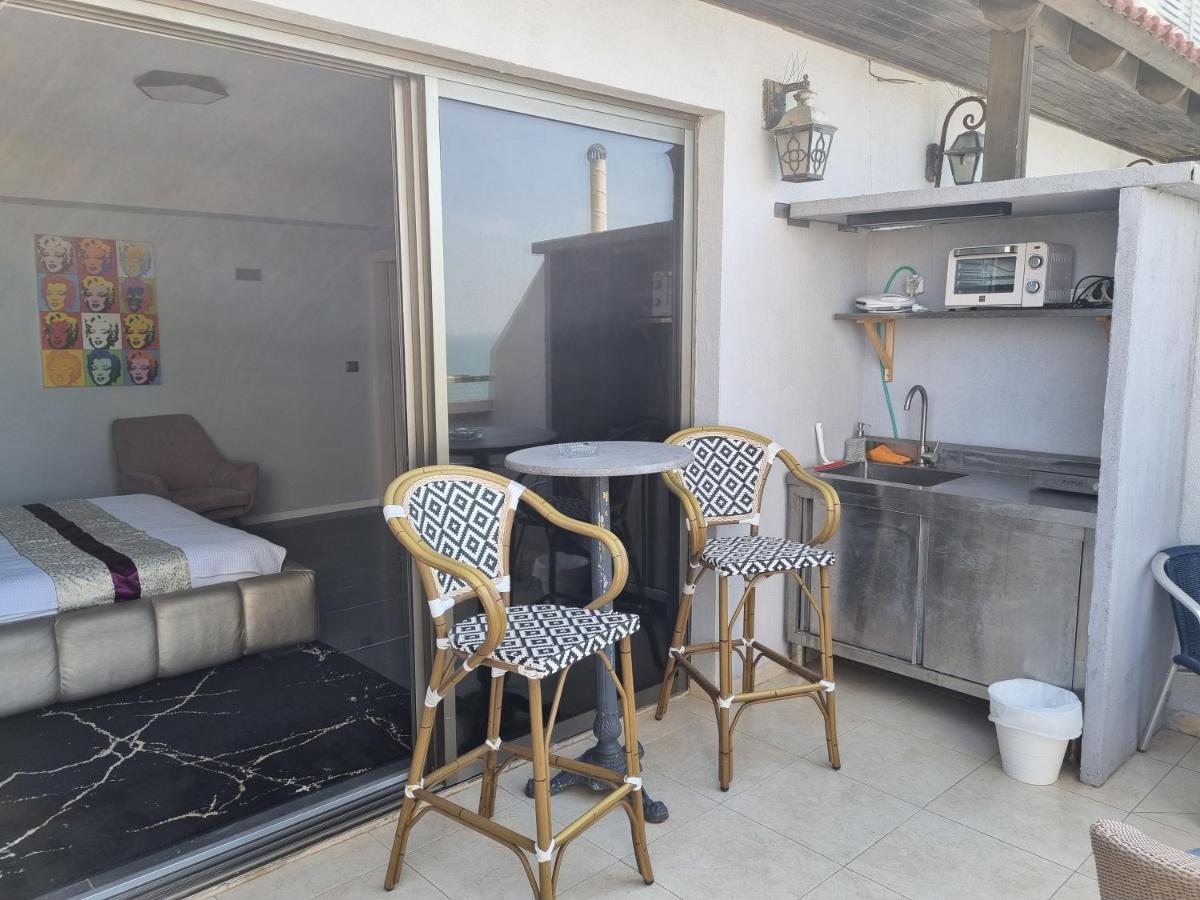 Penthouse Apartment On The Beach Bat Yam Exterior photo