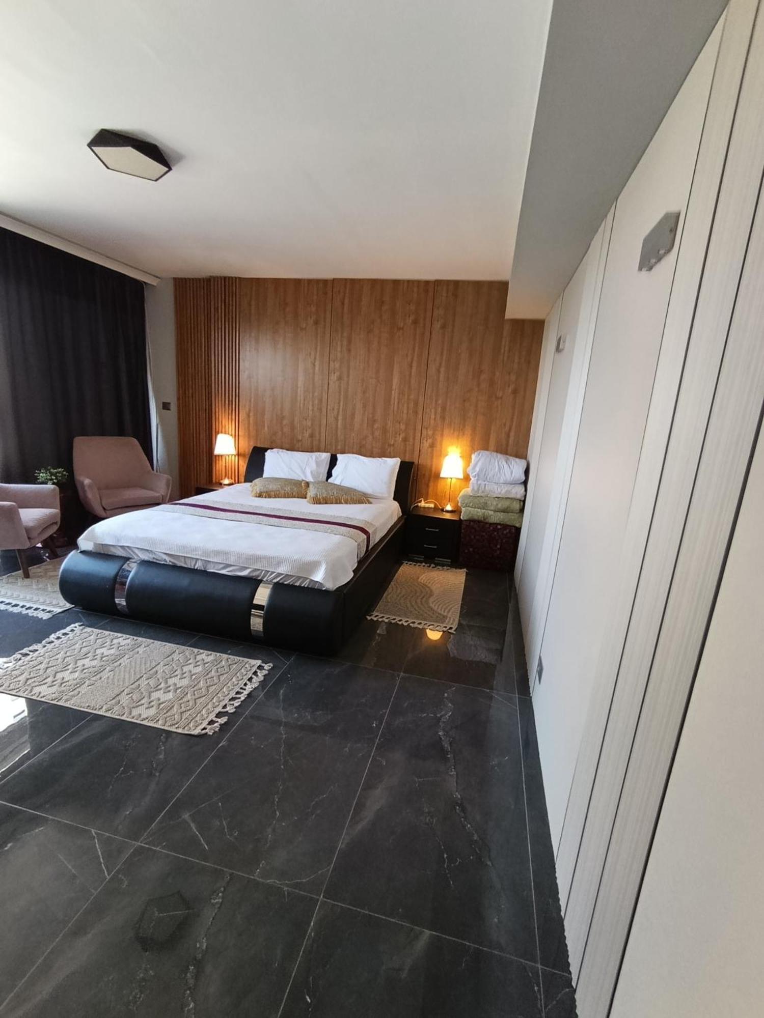 Penthouse Apartment On The Beach Bat Yam Exterior photo