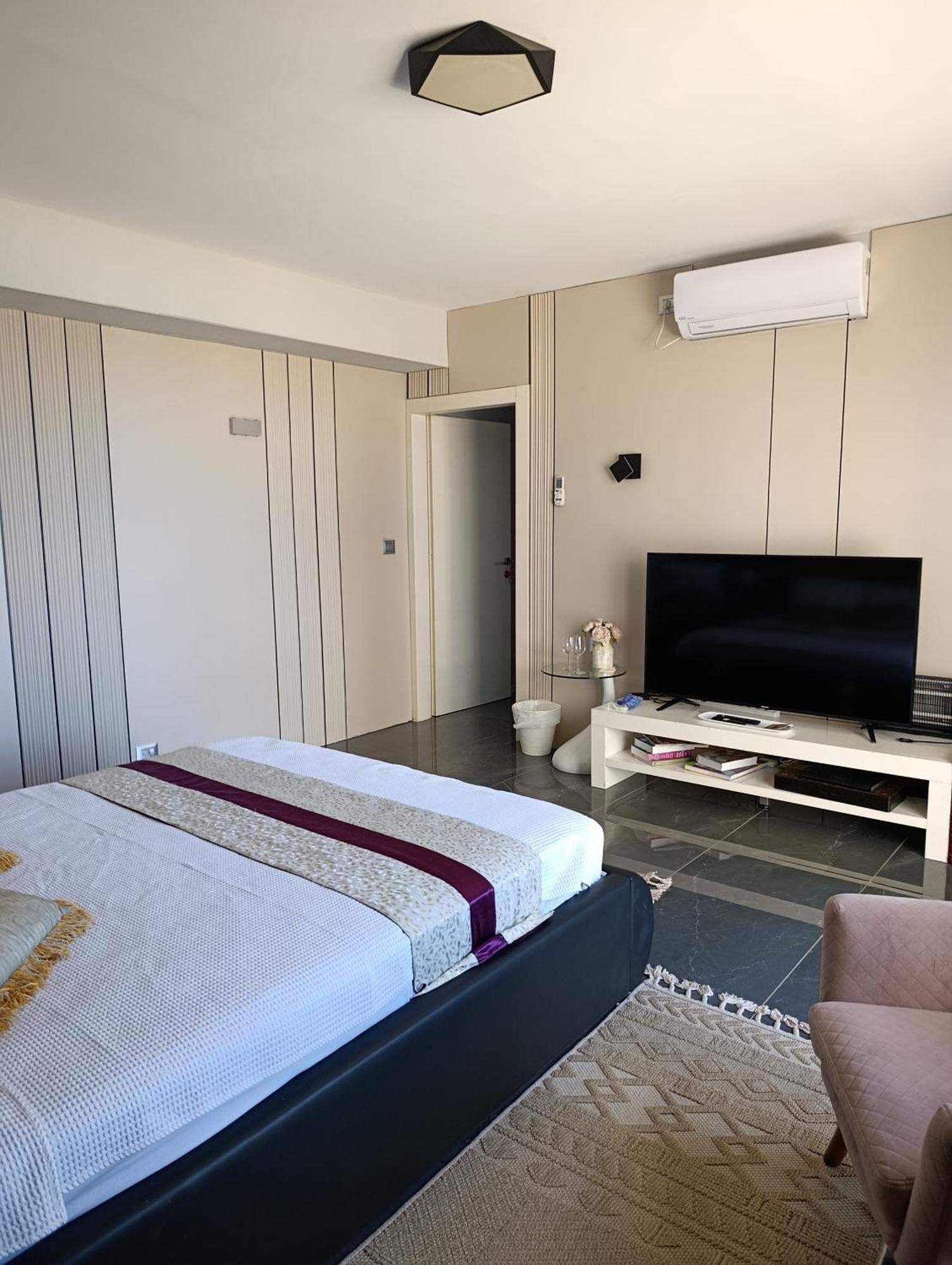 Penthouse Apartment On The Beach Bat Yam Room photo