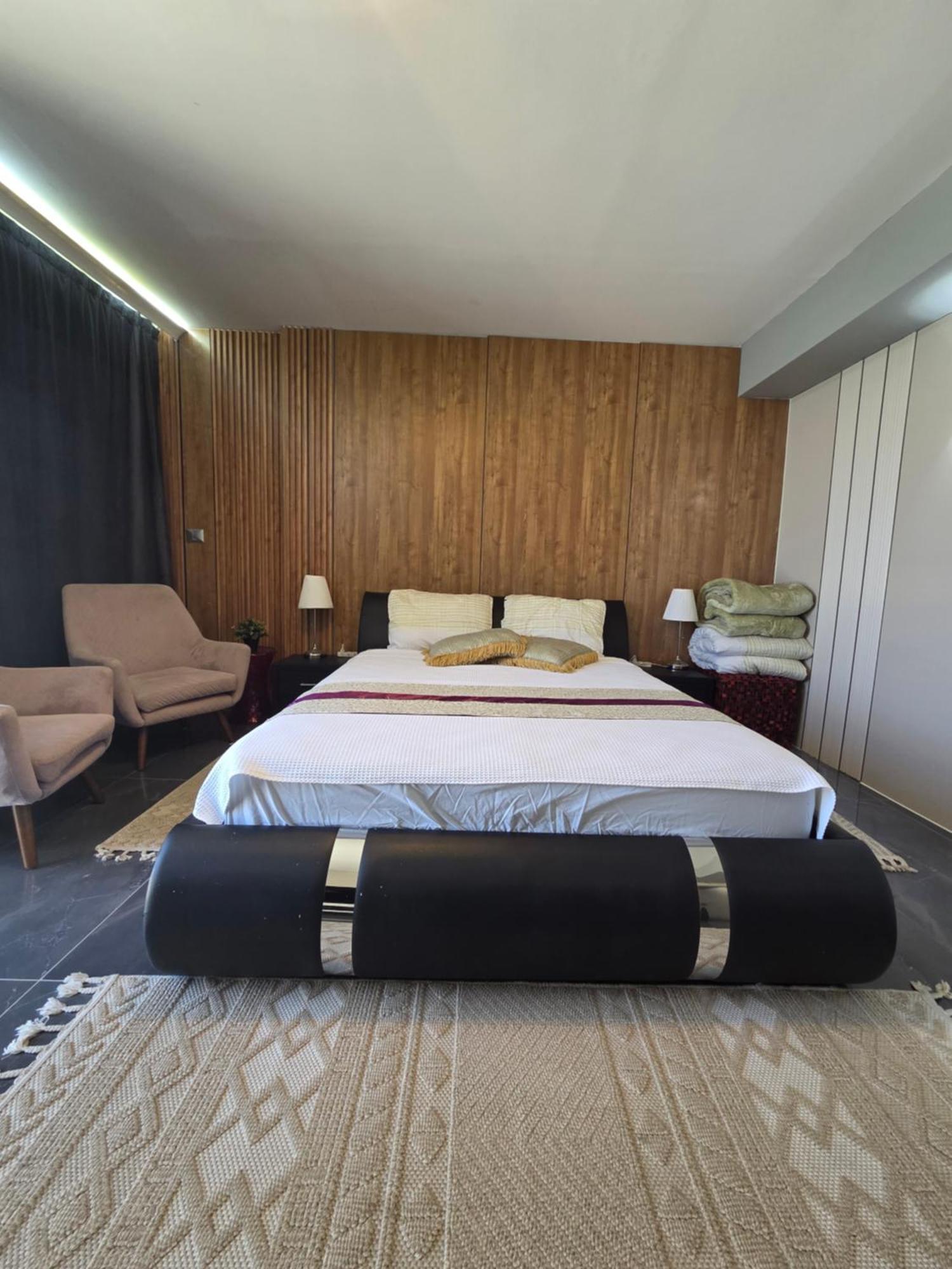 Penthouse Apartment On The Beach Bat Yam Room photo
