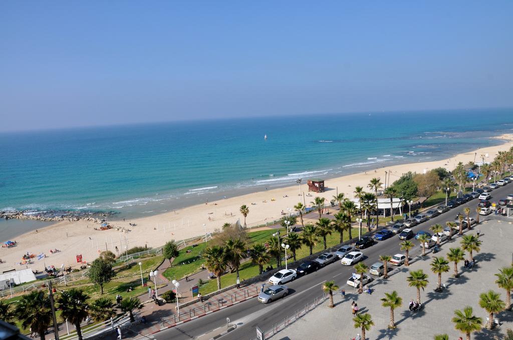 Penthouse Apartment On The Beach Bat Yam Room photo