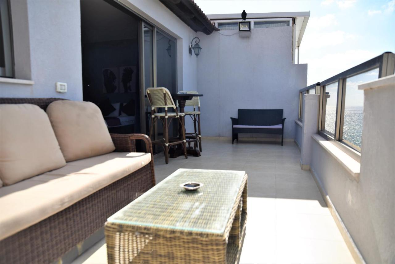 Penthouse Apartment On The Beach Bat Yam Exterior photo
